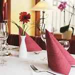 Moselhotel Lesura 3*