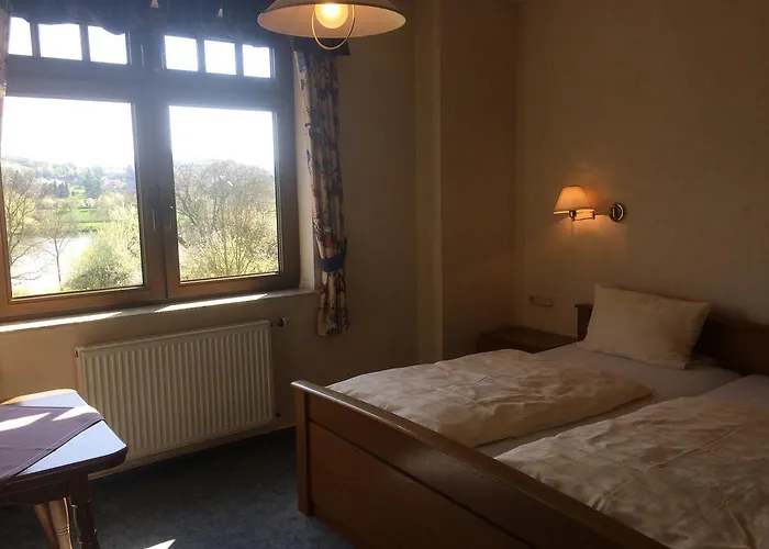 Moselhotel Lesura 3*